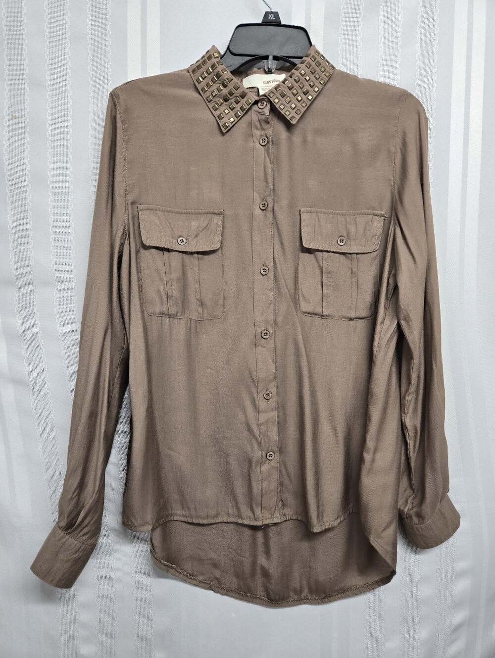 SANS SOUCI TAN LONG SLEEVE BUTTON DOWN SHIRT SIZE MEDIUM